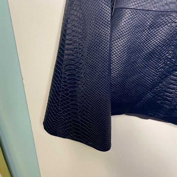 SAFIYAA Python V-neck Top size 10 NWT - Picture 5 of 13